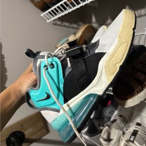 Nike Aqua and Black Athletic Shoes